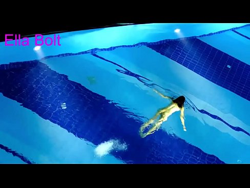 ❤️ Saya tidak boleh berhenti menonton, berambut perang muda ditangkap berenang bogel di kolam peranginan ELLA BOLT ❤️❌ Lucah Rusia pada ms.niceporn.ru