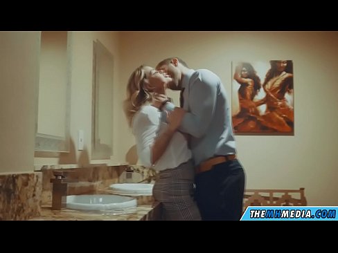 ❤️ Apabila awek berambut perang menggoda anda di tandas awam ❤️❌ Lucah Rusia pada ms.niceporn.ru